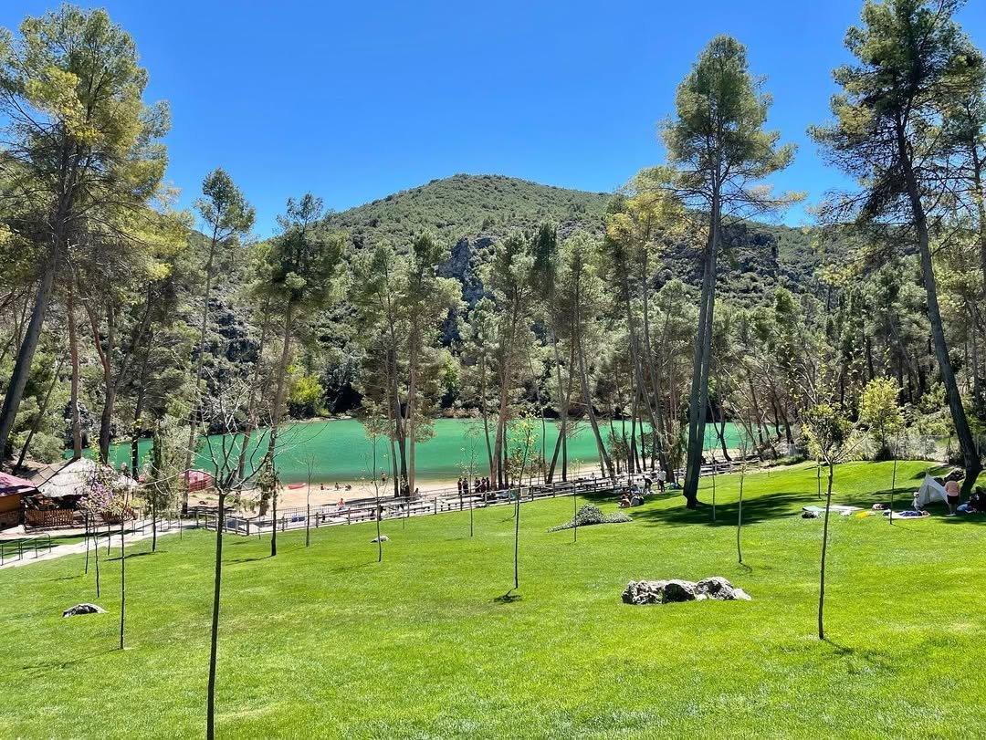 Playa de Bolarque zona de baño y naturaleza